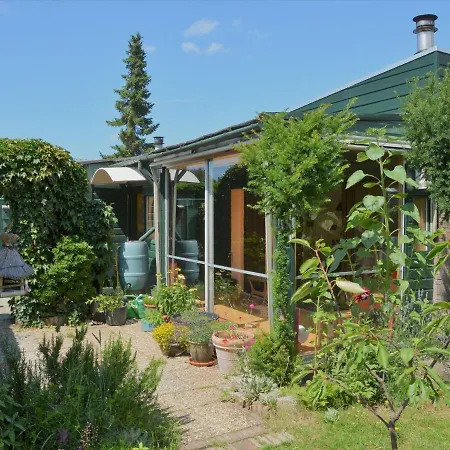 Colorful Comfort In This Bungalow Near A Lake, Beach, Dunes And Sea *