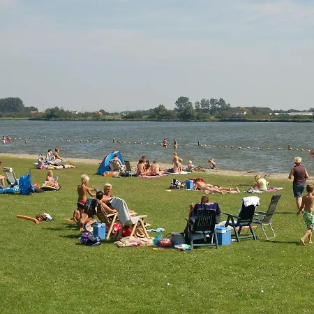 Colorful Comfort In This Bungalow Near A Lake, Beach, Dunes And Sea Noordwijkerhout