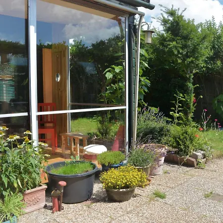 Hébergement de vacances Colorful Comfort In This Bungalow Near A Lake, Beach, Dunes And Sea *